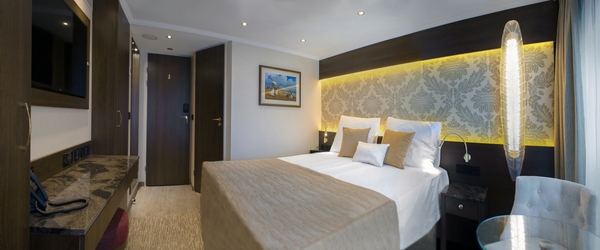 Riviera MS Emily Bronte - Standard Suite 2, ©Hans Heiligers.JPG